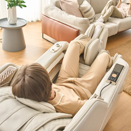 Bodyfriend FALCON Massage Chair with ROVO Walking Technology - Image 5